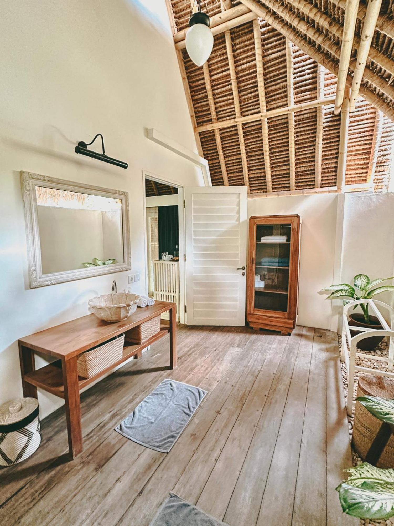 Vayam Boutique Resort Gili Asahan Exterior photo